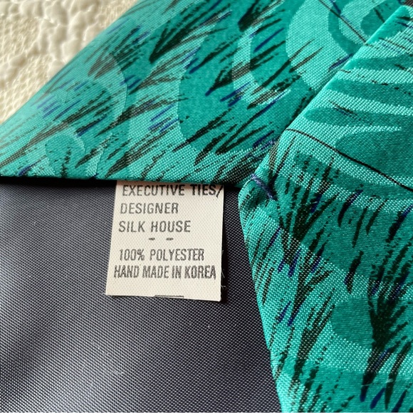 A. Rogers Polyester Golfing Necktie - Picture 4 of 4